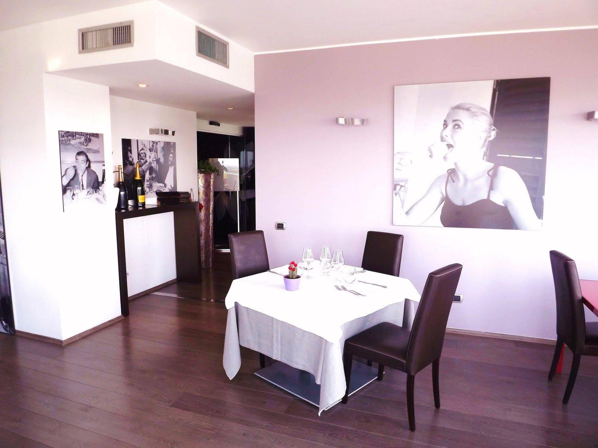 Hotel For You Cernusco Sul Naviglio Esterno foto