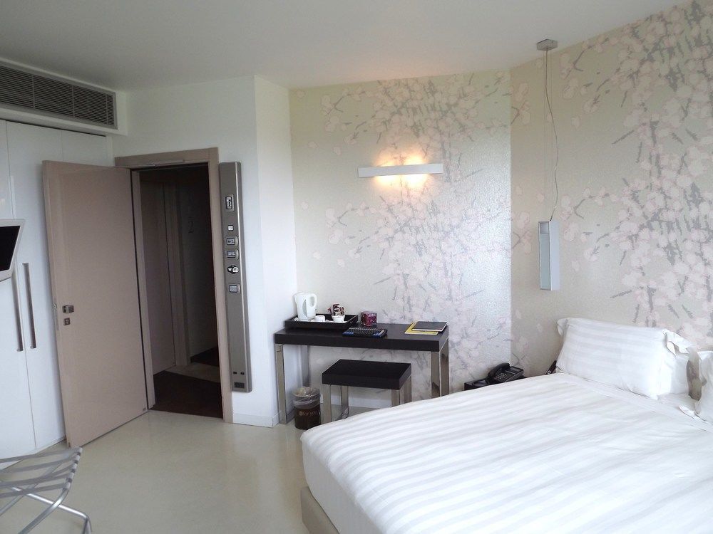 Hotel For You Cernusco Sul Naviglio Esterno foto